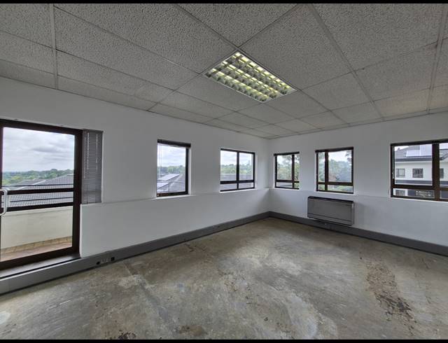 320M² OFFICE TO LET IN HYDE PARK